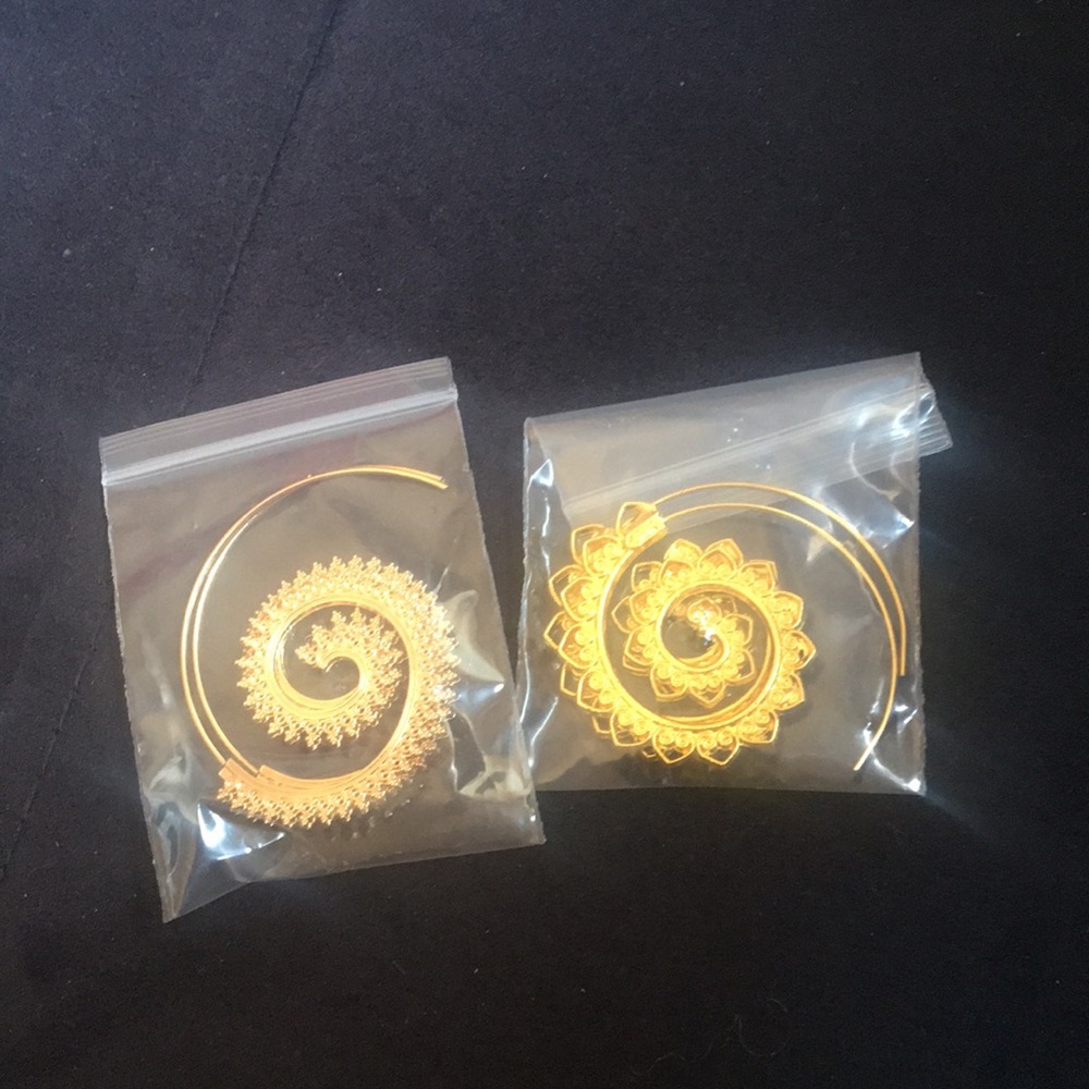2 Pack of Never worn / opened gold hoop earrings